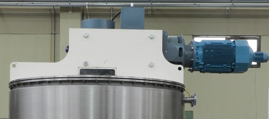 Vertical powder mixer