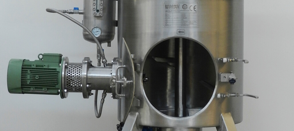 Vertical powder mixer